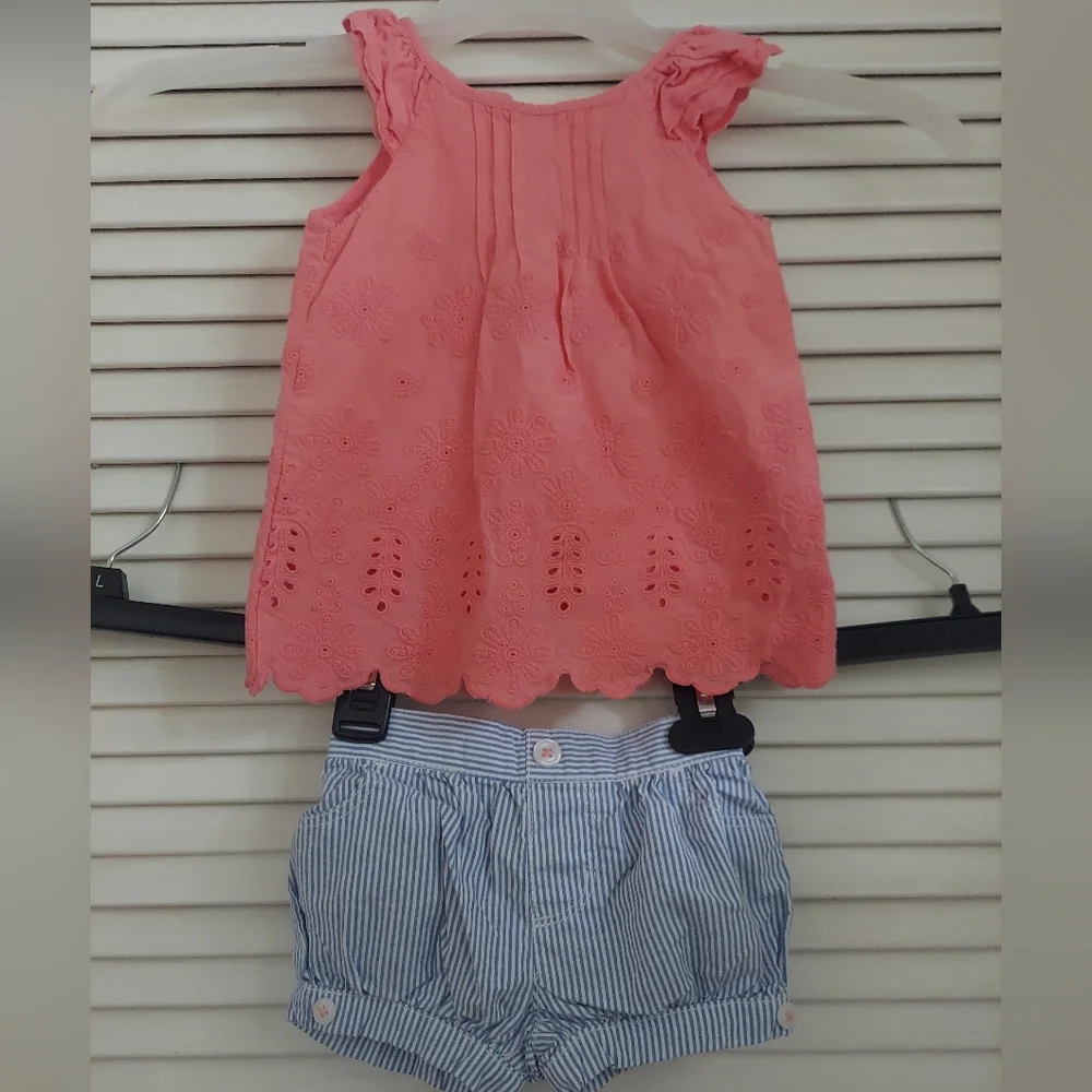 🎁 10/$25- tank and shorts; eyelit top with striped shorts,  3-6 months